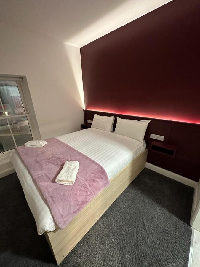 Mary Mullen'S Rooms Eyre Square. Голуэй Экстерьер фото
